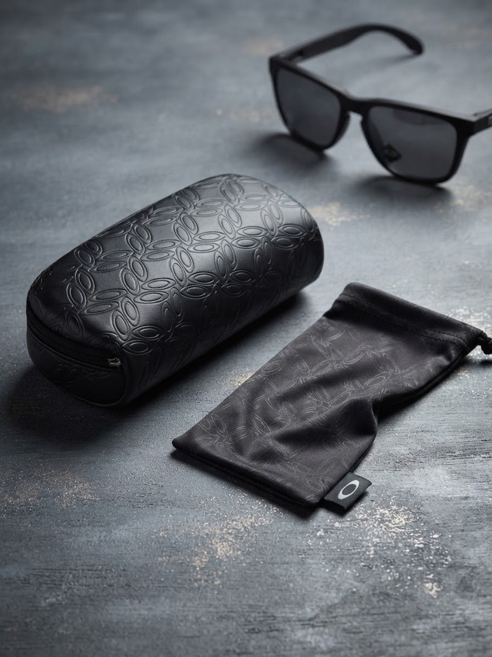 Oakley Hard Shell Vault Sunglasses Case & Microfiber Storage Pouch Set